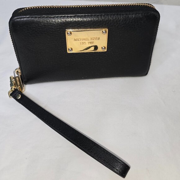 Michael Kors Jet Set Travel Black Grain Leather Divided Interior Wallet Wristlet - Picture 2 of 4